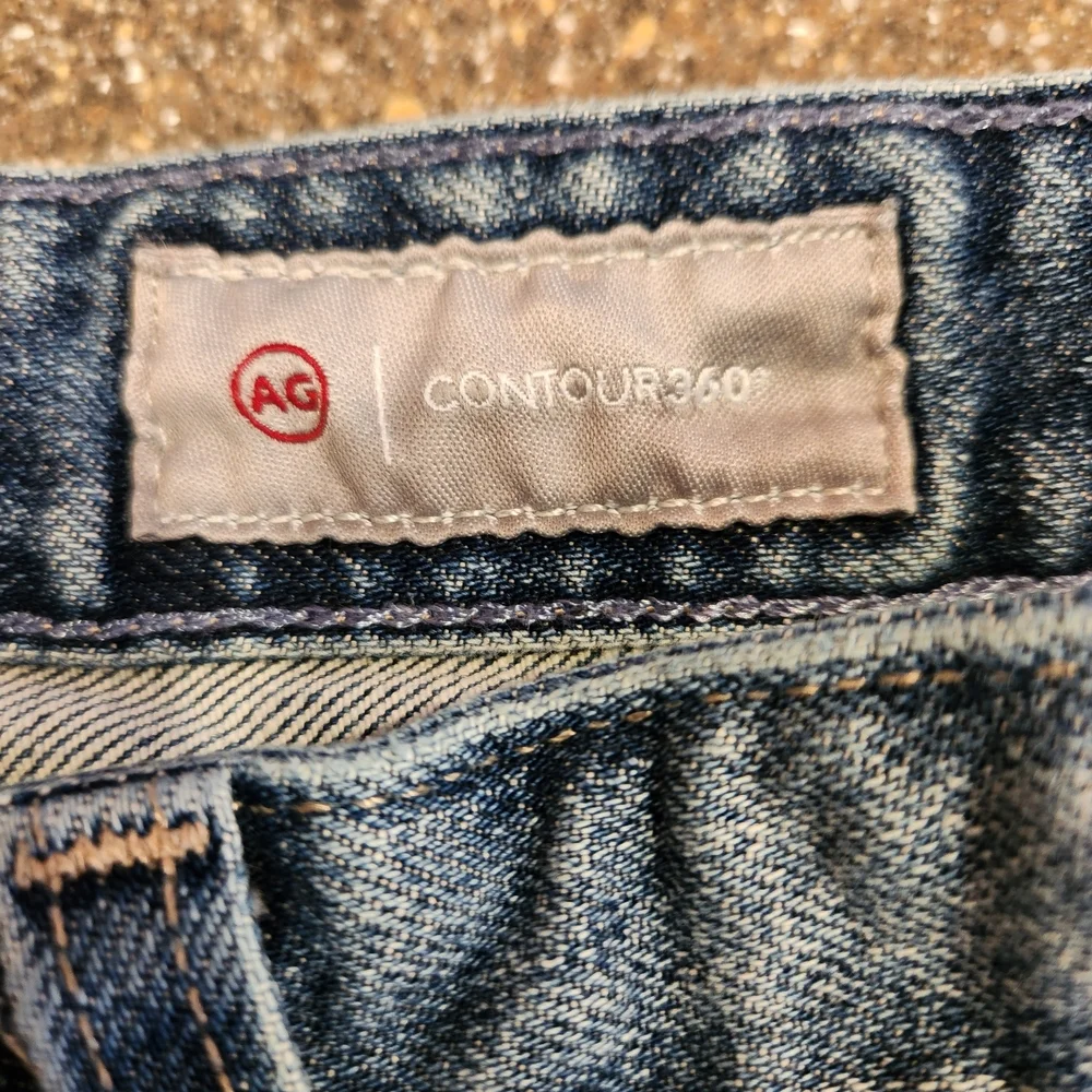 AG Contour 360 Kinsley High-Rise Pop Crop Raw Hem Jeans Size 24 Medium Wash Fray